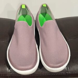 OOFOS Women's OOmg eeZee Low Shoe - Mauve Size - 8